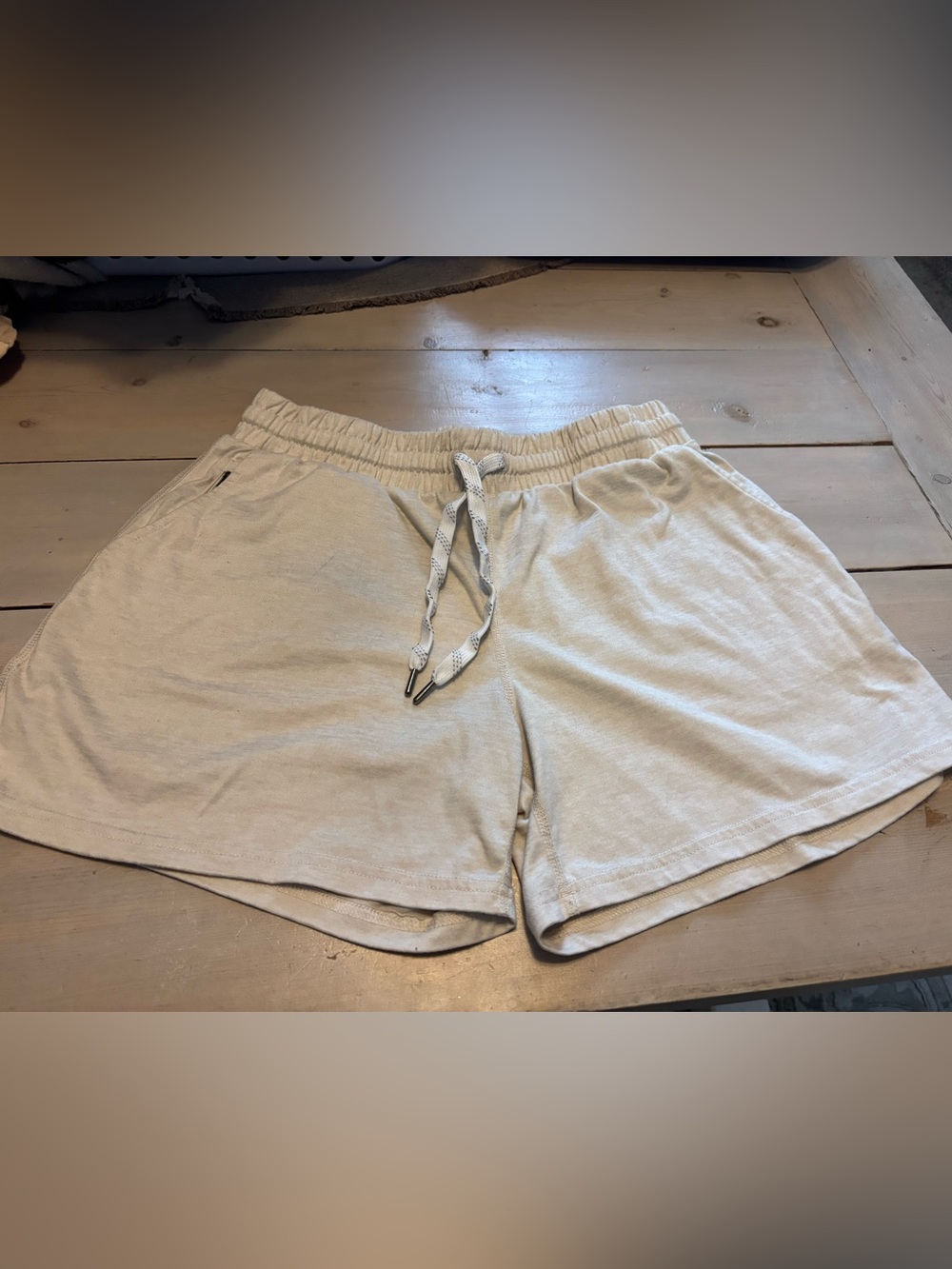 Casual Women's Drawstring Lounge Shorts in Light Beige Pacific Trail Size Medium